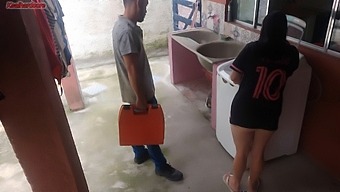 Amateur Housewife Indulges In Outdoor Sex With A Repairman While Her Husband Is Out
